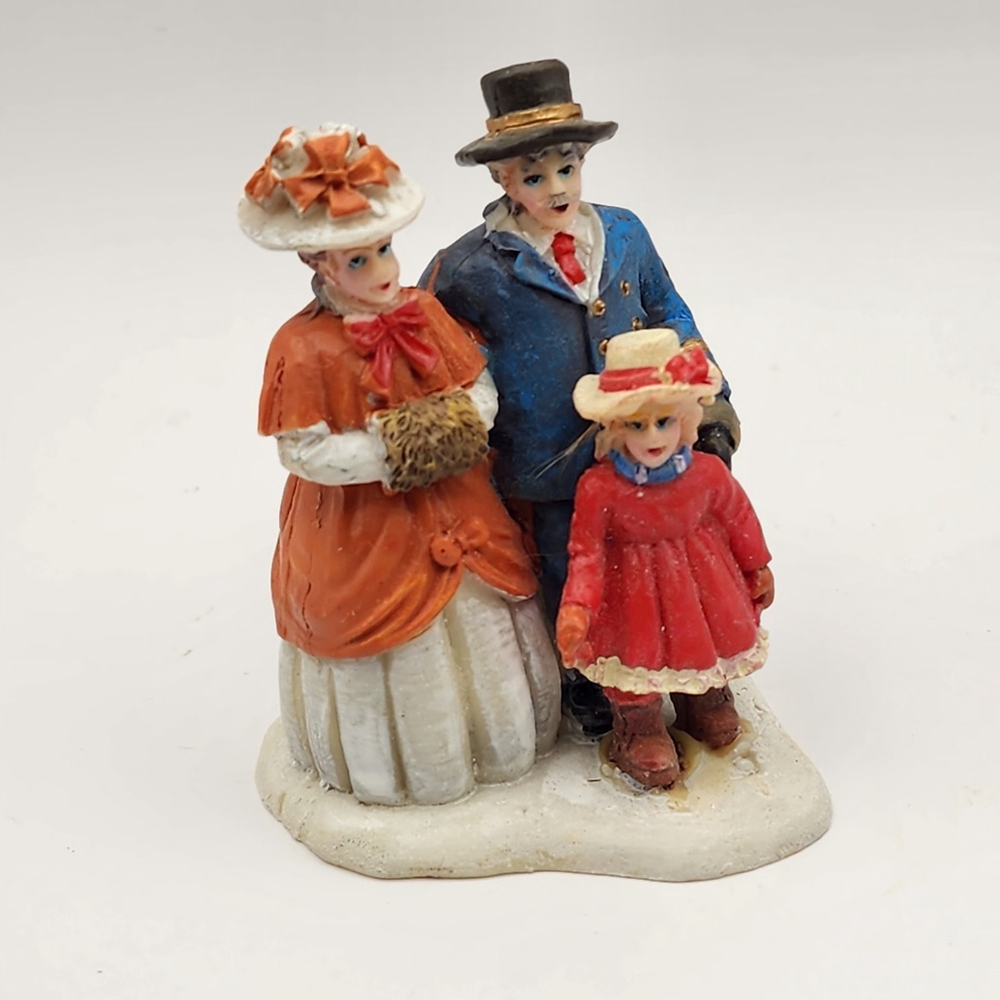 Victorian Christmas Village Figurine Family of 3 Winter Carolers Holiday Decor